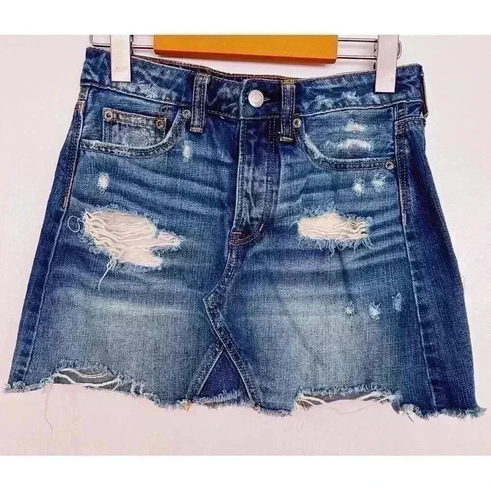 American Eagle Outfitters Distressed  Jean Skirt Size 00